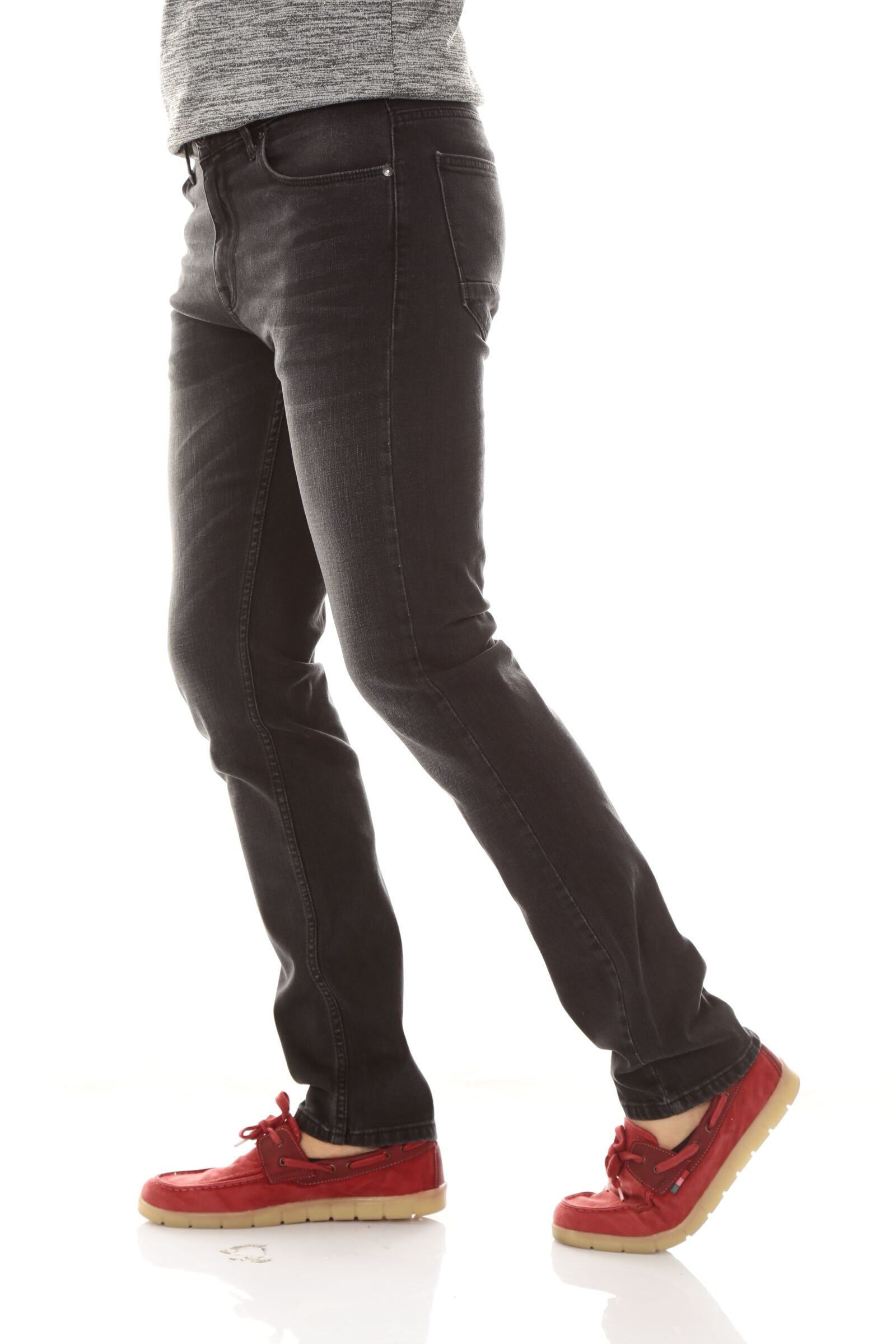 Canon EOS 6D + Canon EF 24-105mm F4L IS USM sample photo. Pants, denim, shoes photography
