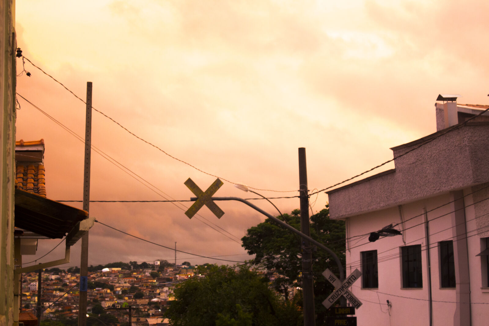 Canon EOS 700D (EOS Rebel T5i / EOS Kiss X7i) sample photo. Orange, sky, purple, sky photography