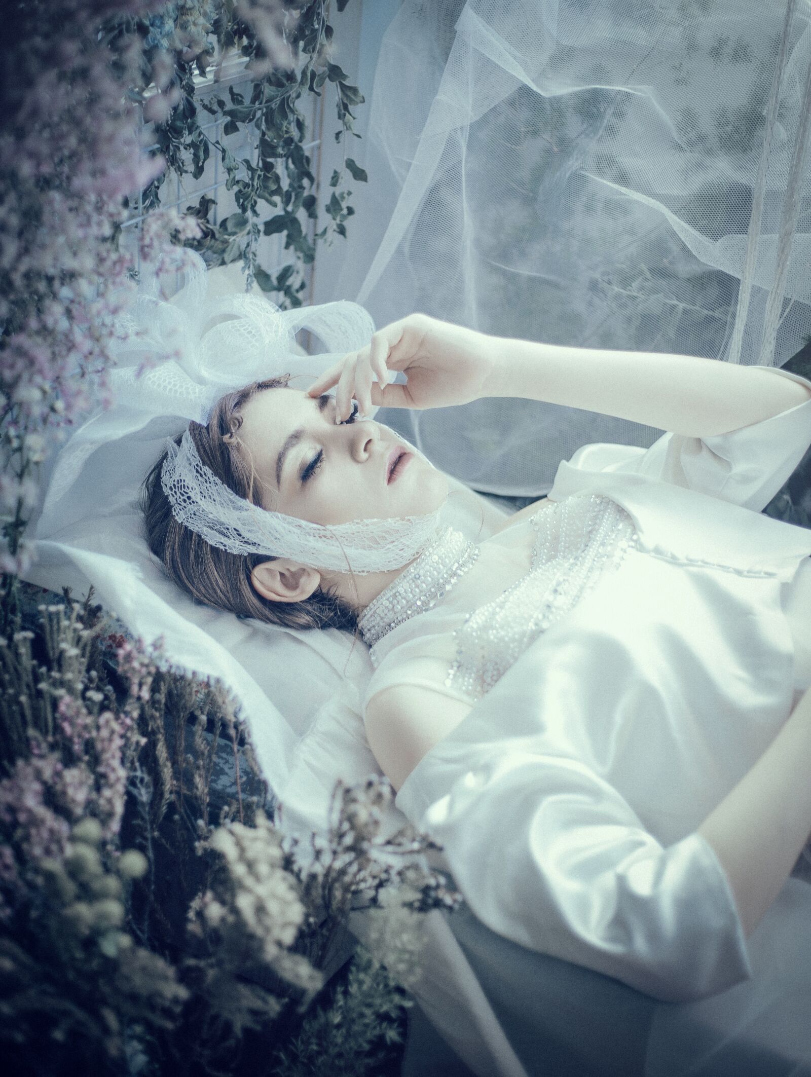 Canon EF 50mm F1.8 STM sample photo. Potrait, flower, girl photography