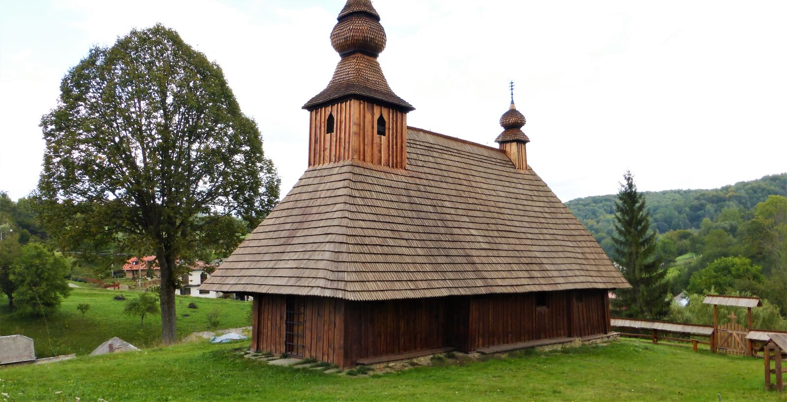 Panasonic Lumix DMC-ZS25 (Lumix DMC-TZ35) sample photo. Architecture poland, church, wood photography