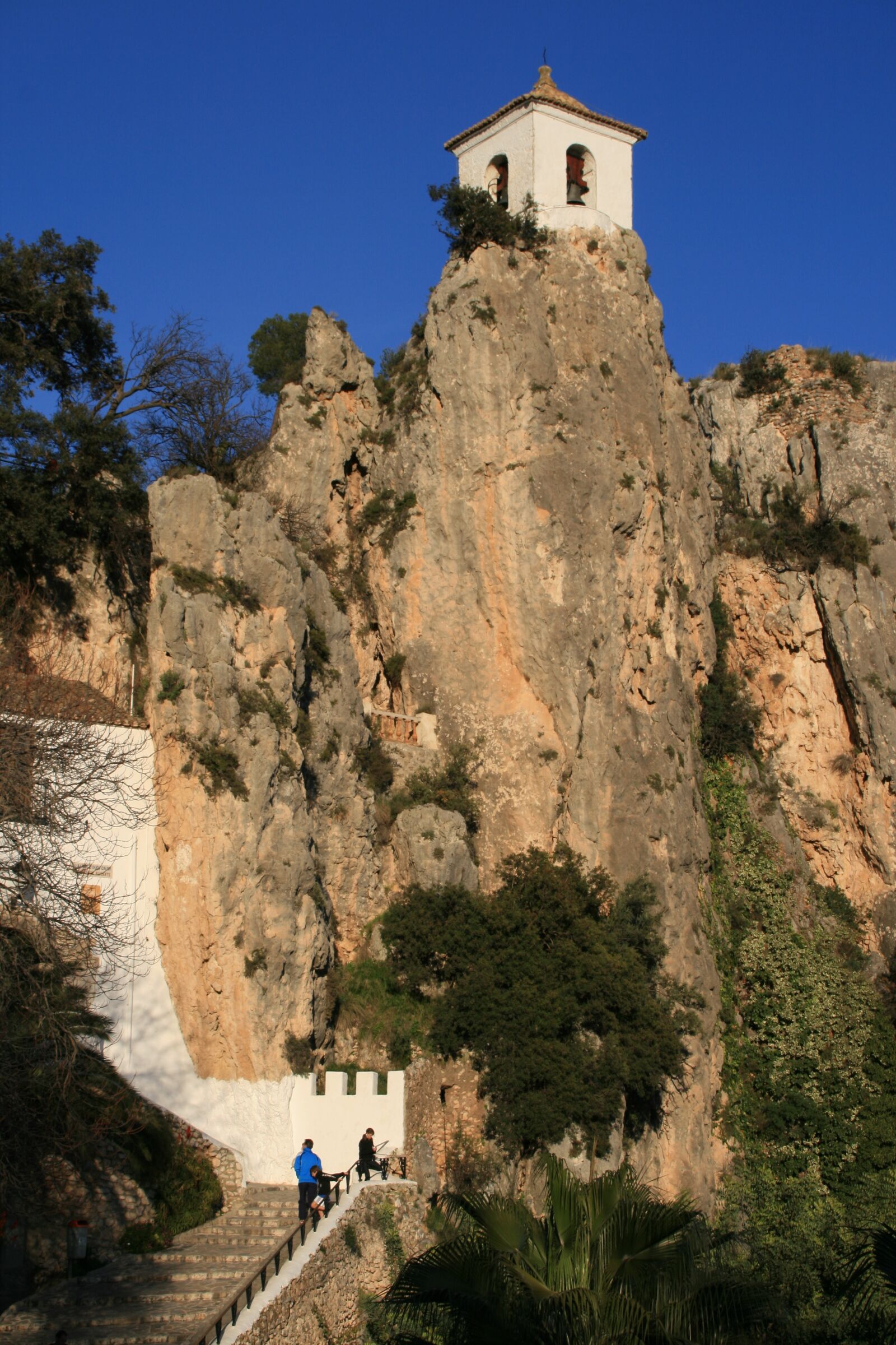 Canon EOS 400D (EOS Digital Rebel XTi / EOS Kiss Digital X) sample photo. Guardales, spain, tower photography