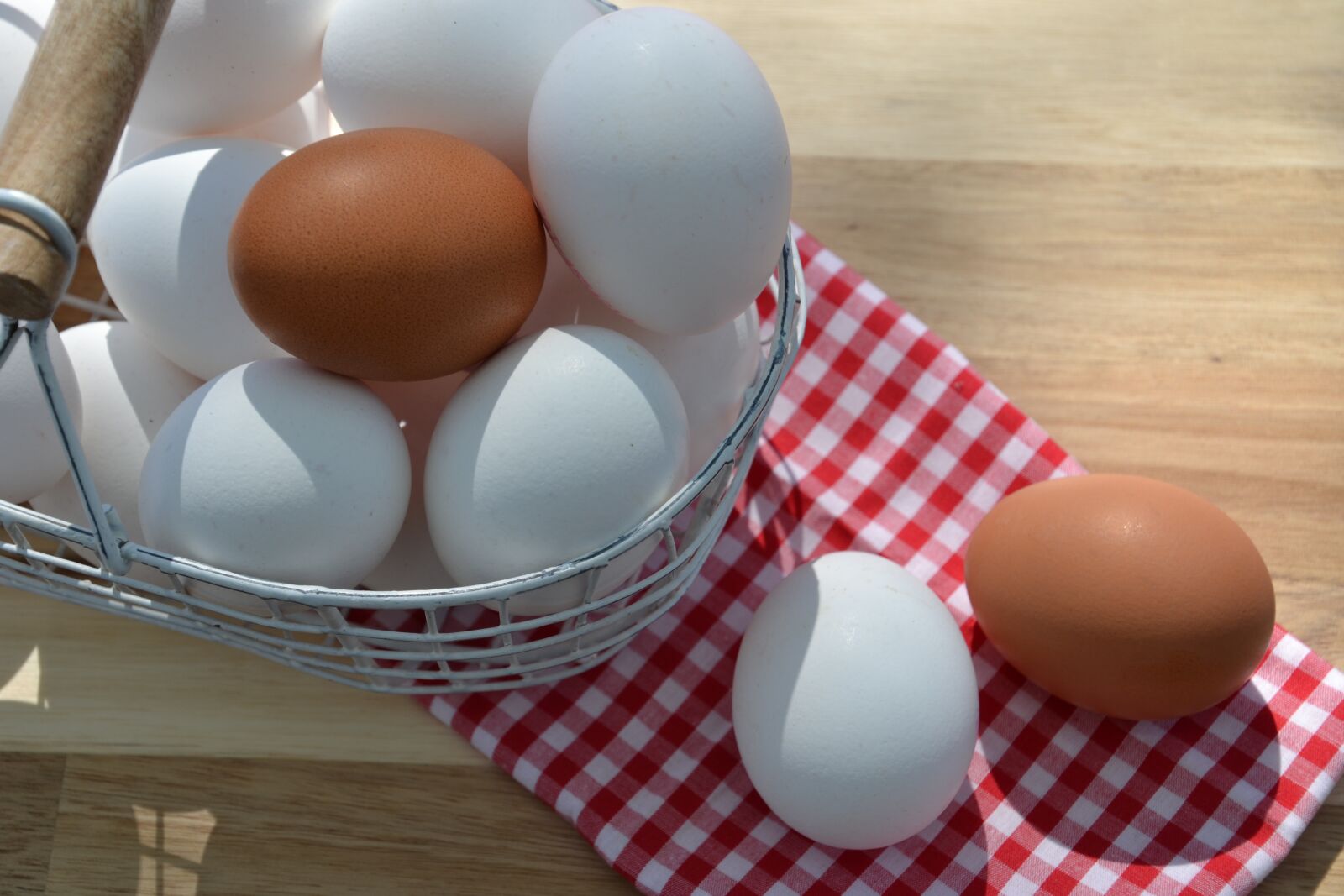 Nikon D3100 sample photo. Egg, white, brown photography