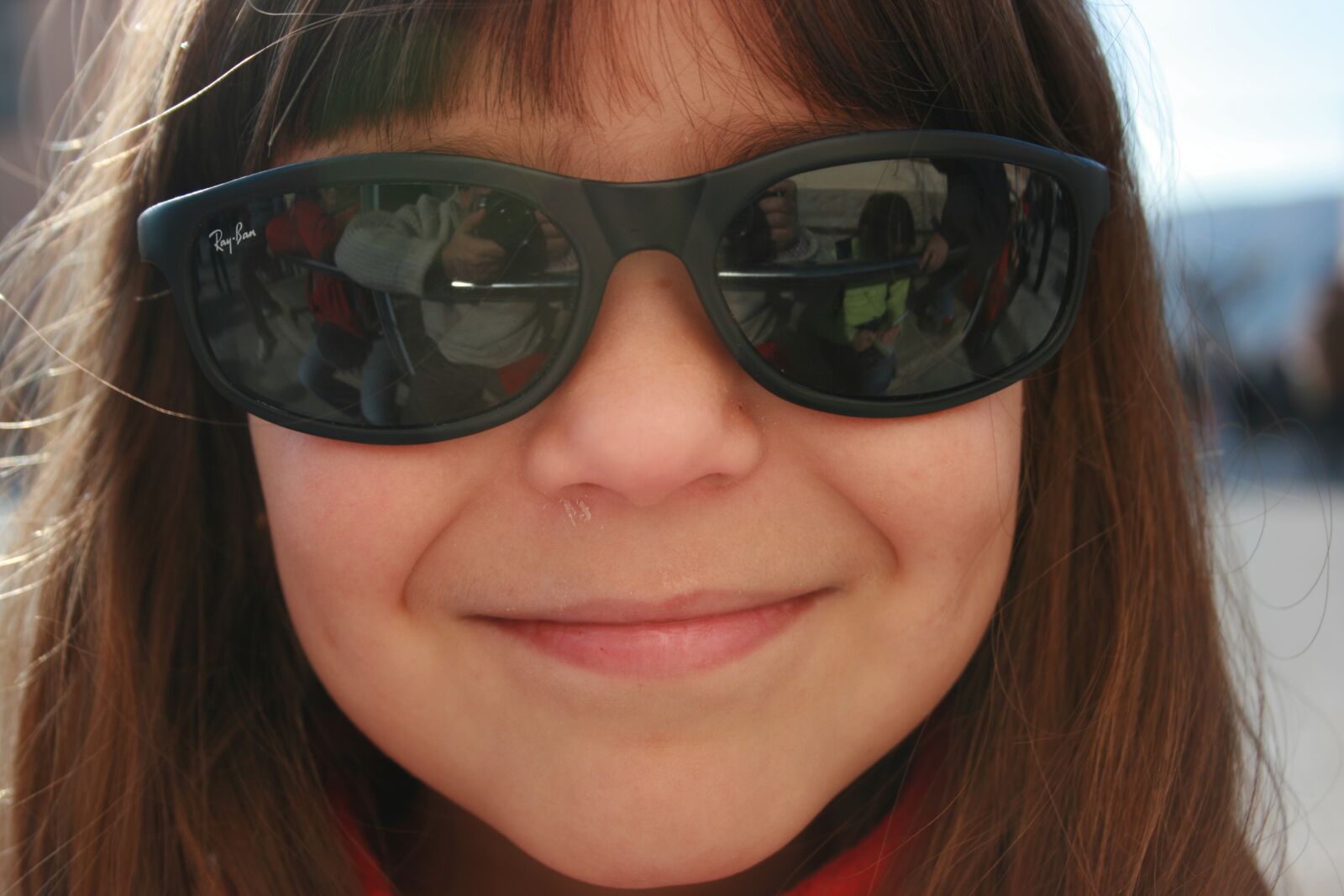 Canon EOS 400D (EOS Digital Rebel XTi / EOS Kiss Digital X) sample photo. Child, face, sunglasses photography