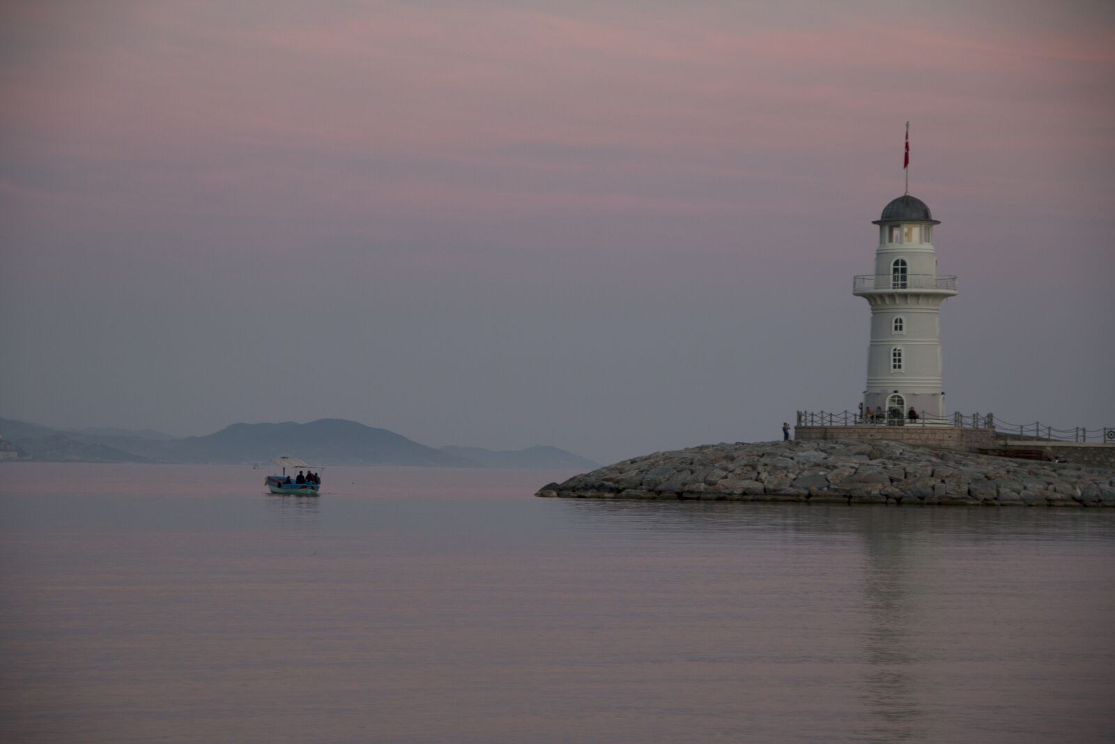 Canon EF-S 18-135mm F3.5-5.6 IS sample photo. Lantern, lighthouse, landscape photography