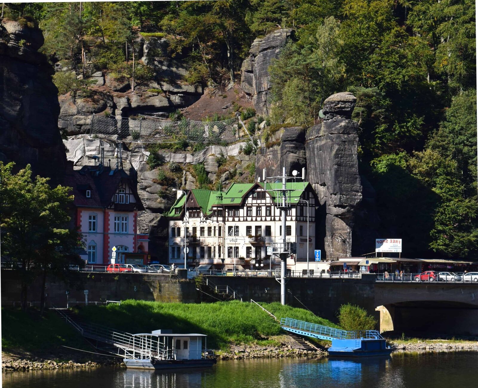 Nikon D3300 sample photo. Architecture, lake, house, water photography