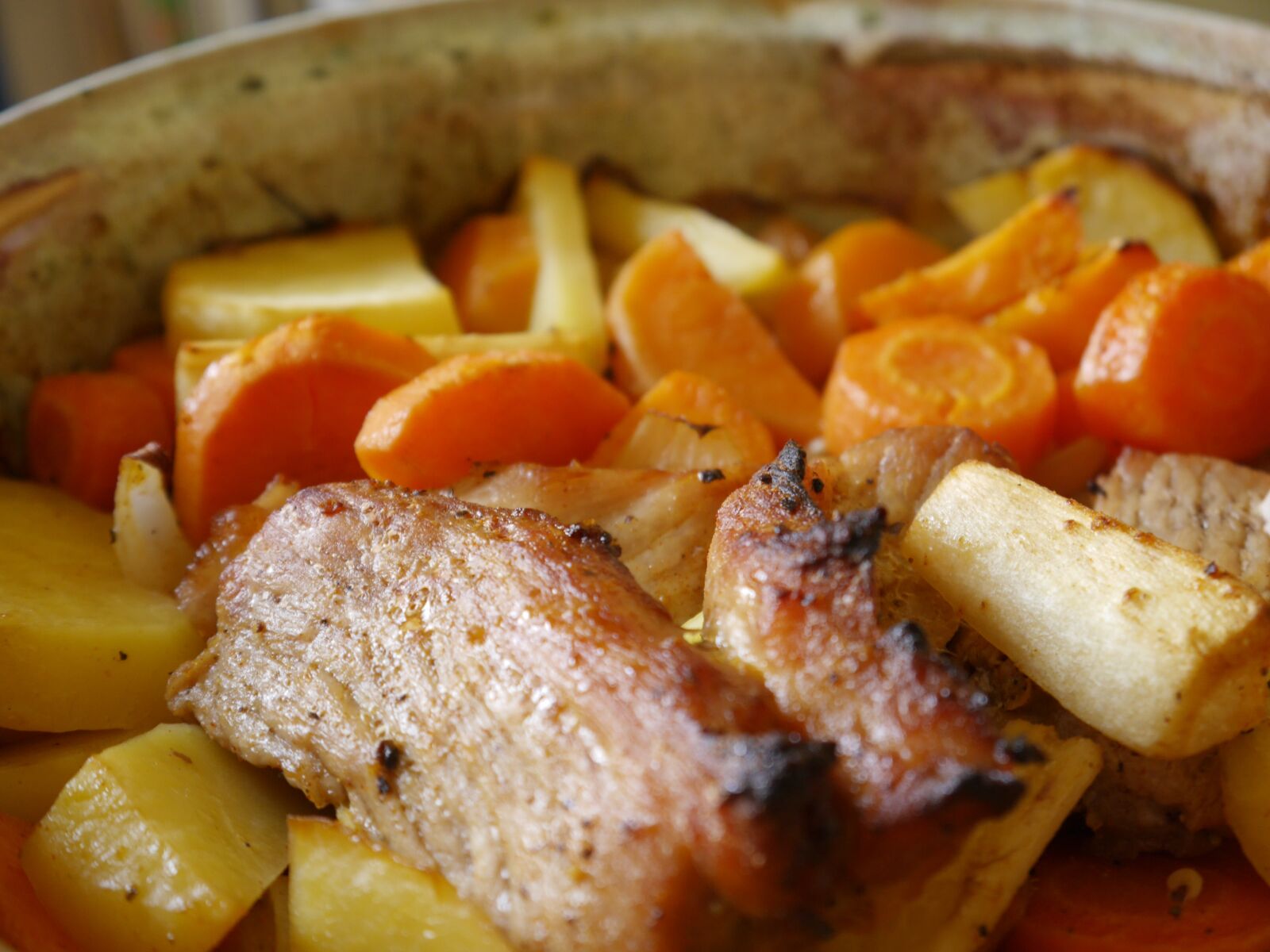 Panasonic Lumix DMC-G6 sample photo. Pork, meal, carrot photography