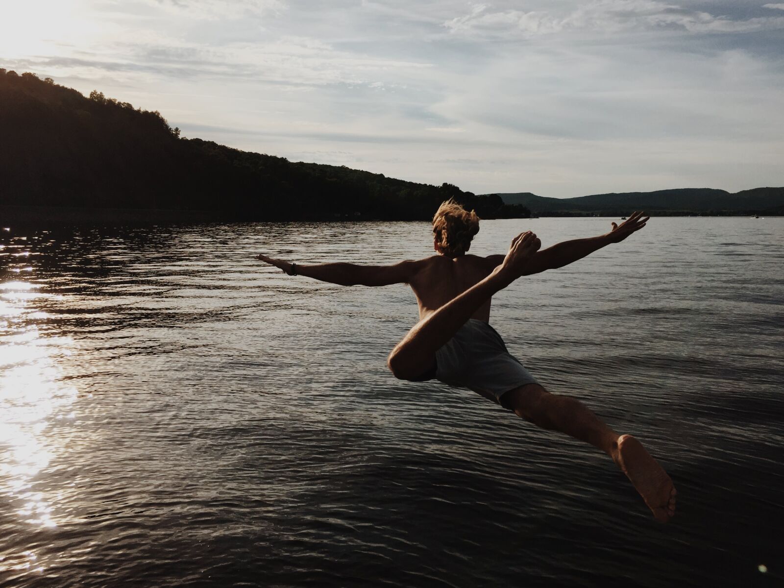 Apple iPhone 6 sample photo. Diving, fun, lake photography