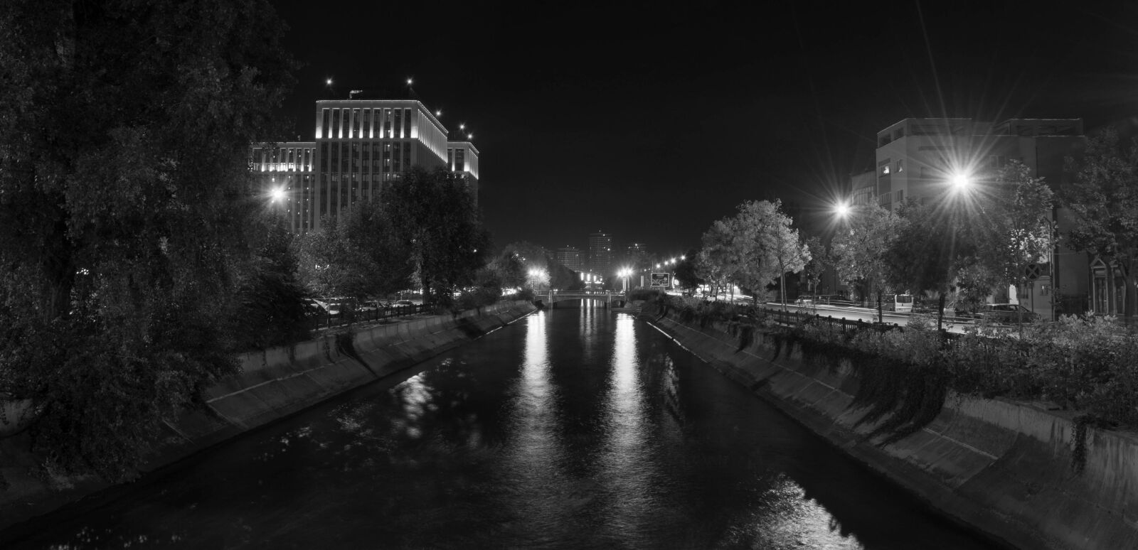 Nikon D5500 sample photo. City, river, night photography
