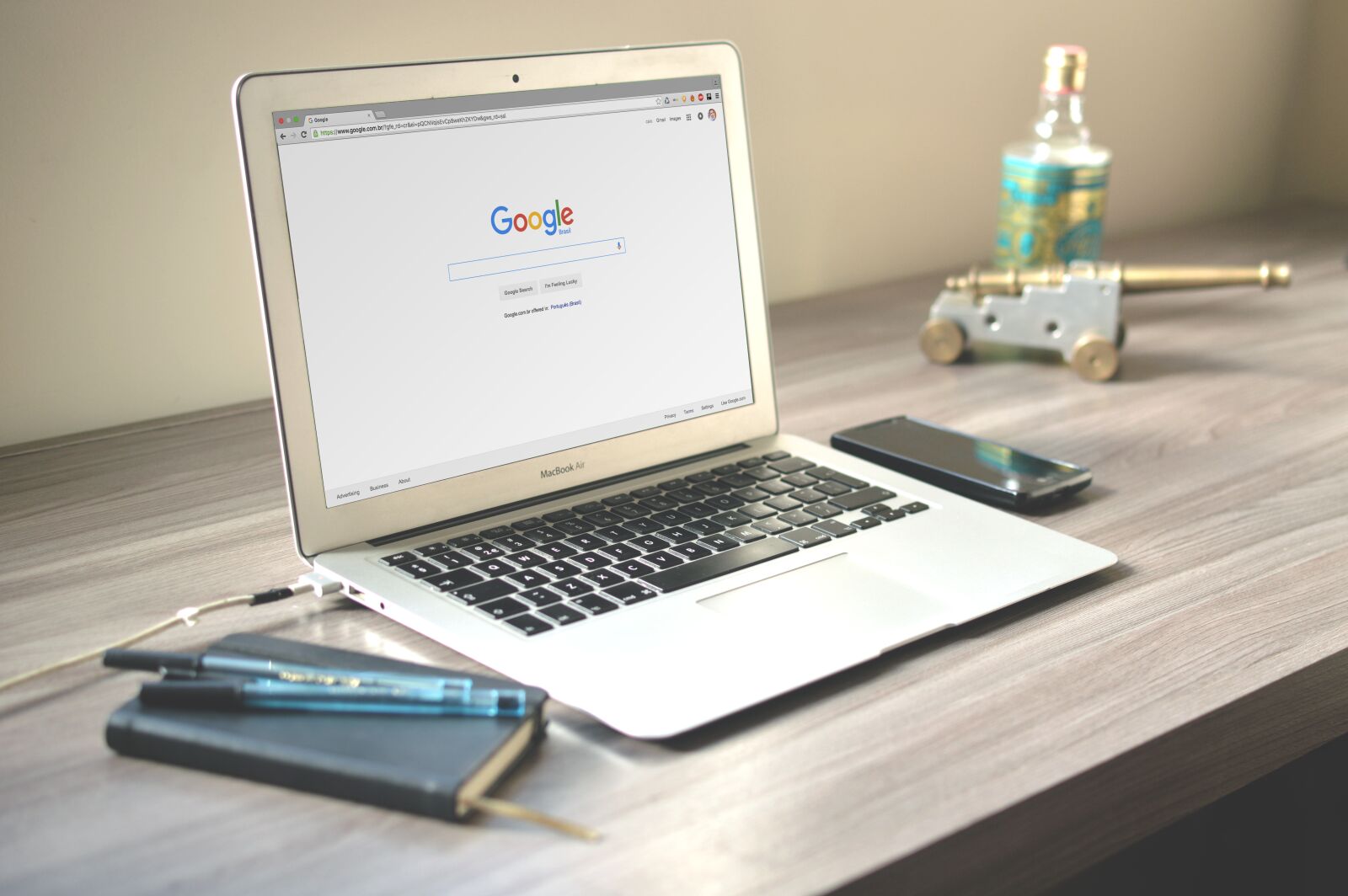 Nikon D3200 sample photo. Macbook, laptop, computer photography