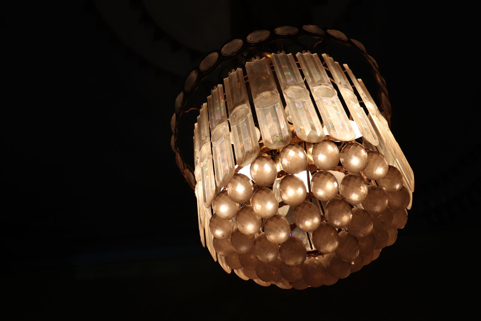 Canon EOS 800D (EOS Rebel T7i / EOS Kiss X9i) sample photo. Light, lamp, energy photography