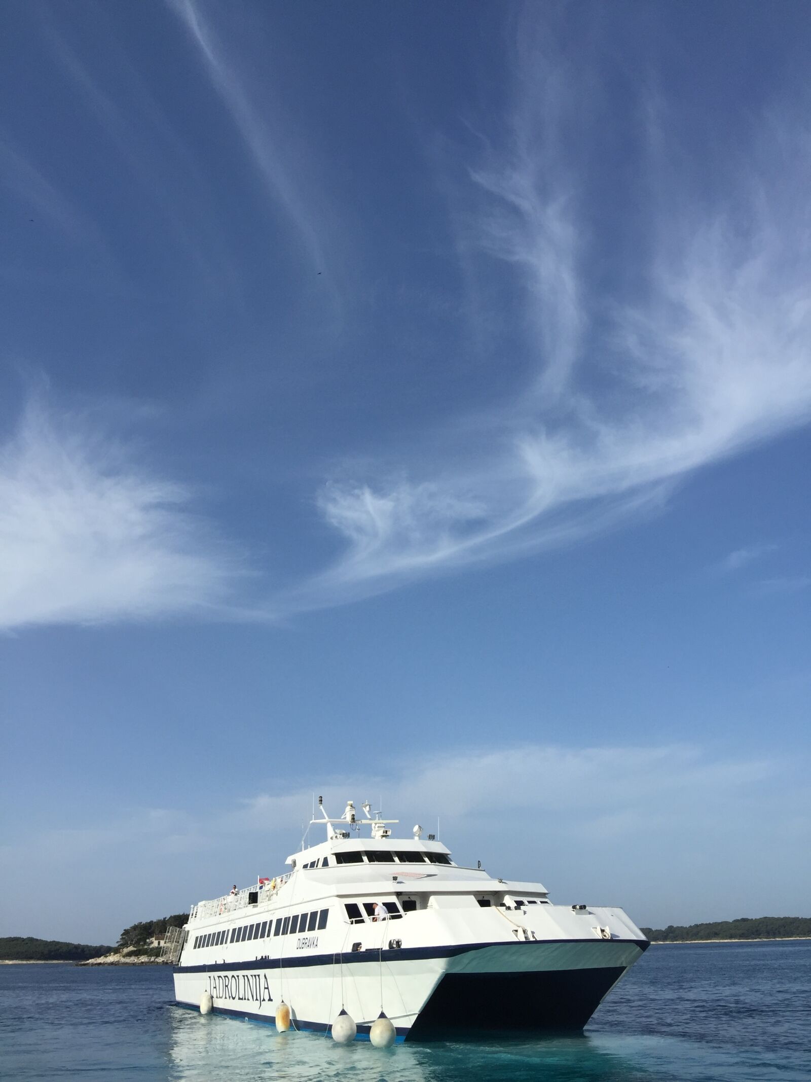 iPhone 6 Plus back camera 4.15mm f/2.2 sample photo. White, cruiser, ship, on photography