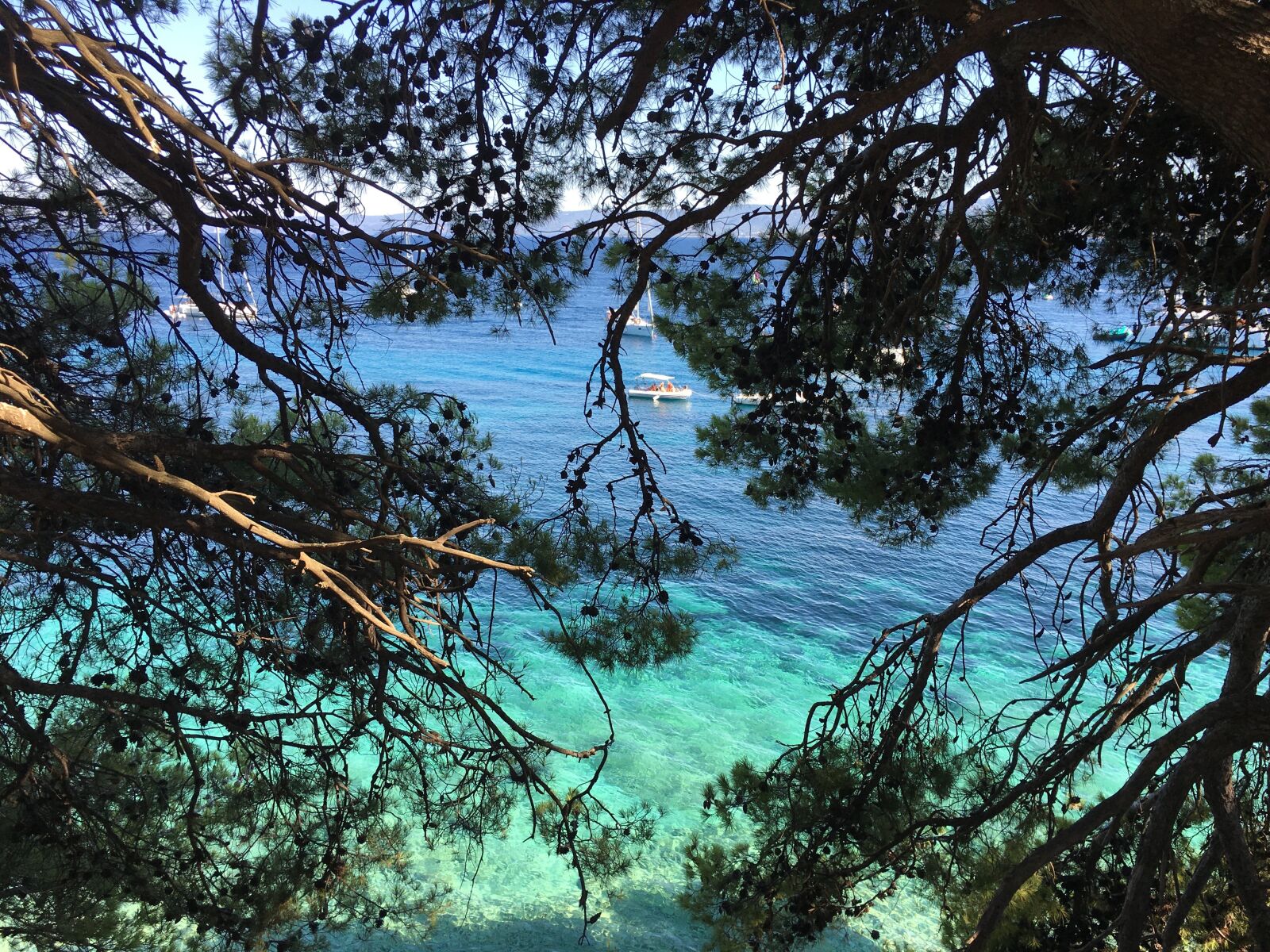 iPhone 6s back camera 4.15mm f/2.2 sample photo. Sea, blue, nature photography