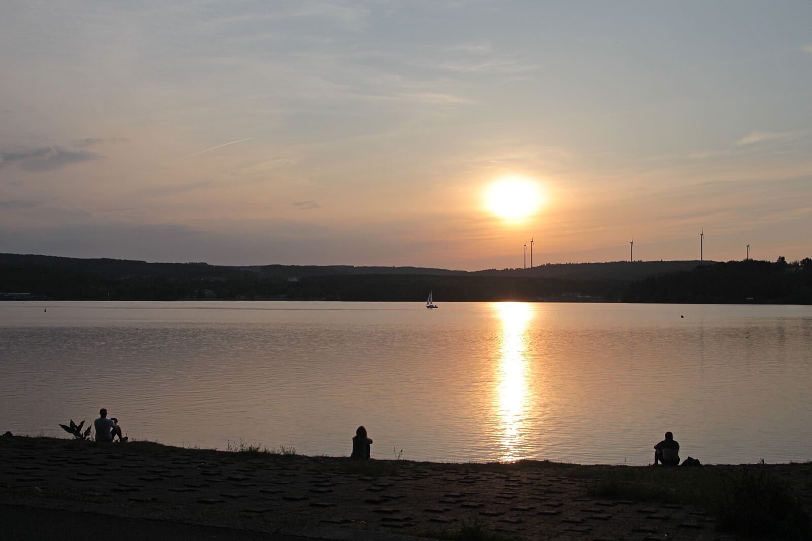Canon EOS 700D (EOS Rebel T5i / EOS Kiss X7i) sample photo. Lakeshore, lake, water photography