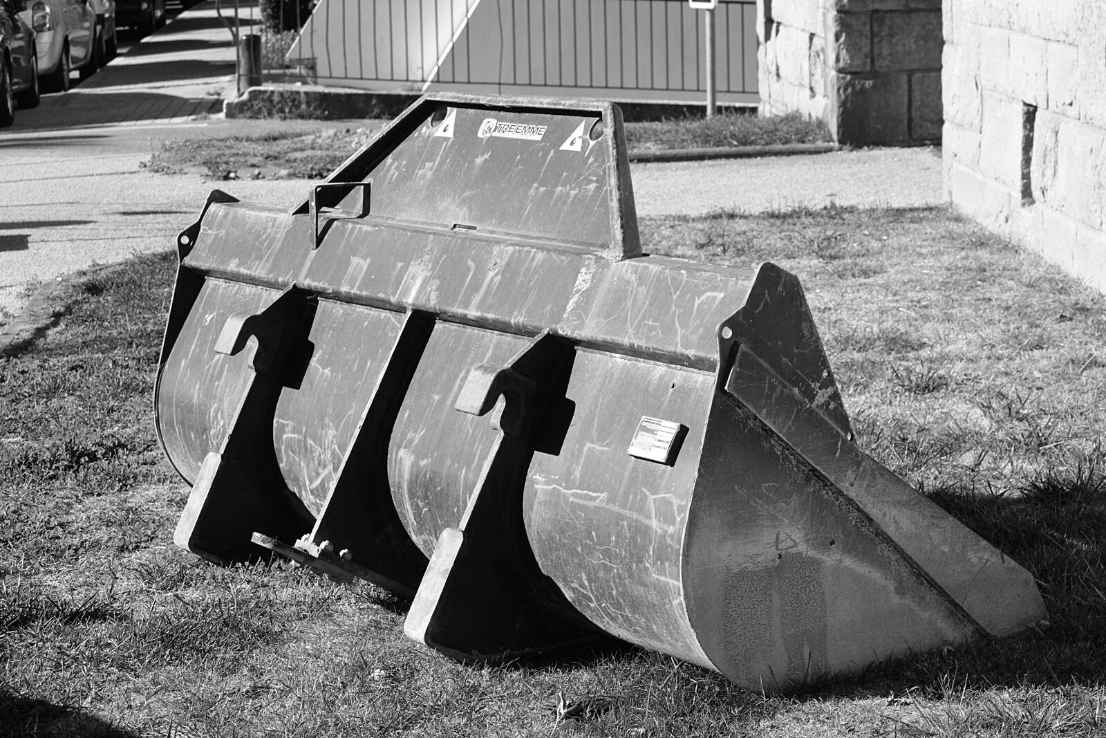 Nikon D5200 sample photo. Benne, chantier, metal, noir photography