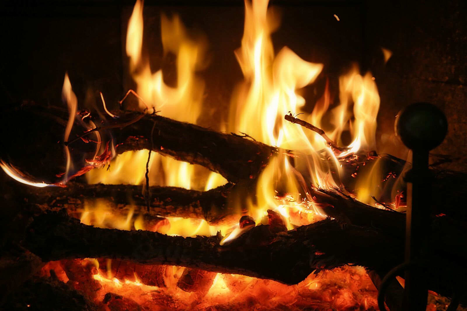 Canon EOS 5D Mark III sample photo. Fire, fireplace, wood photography