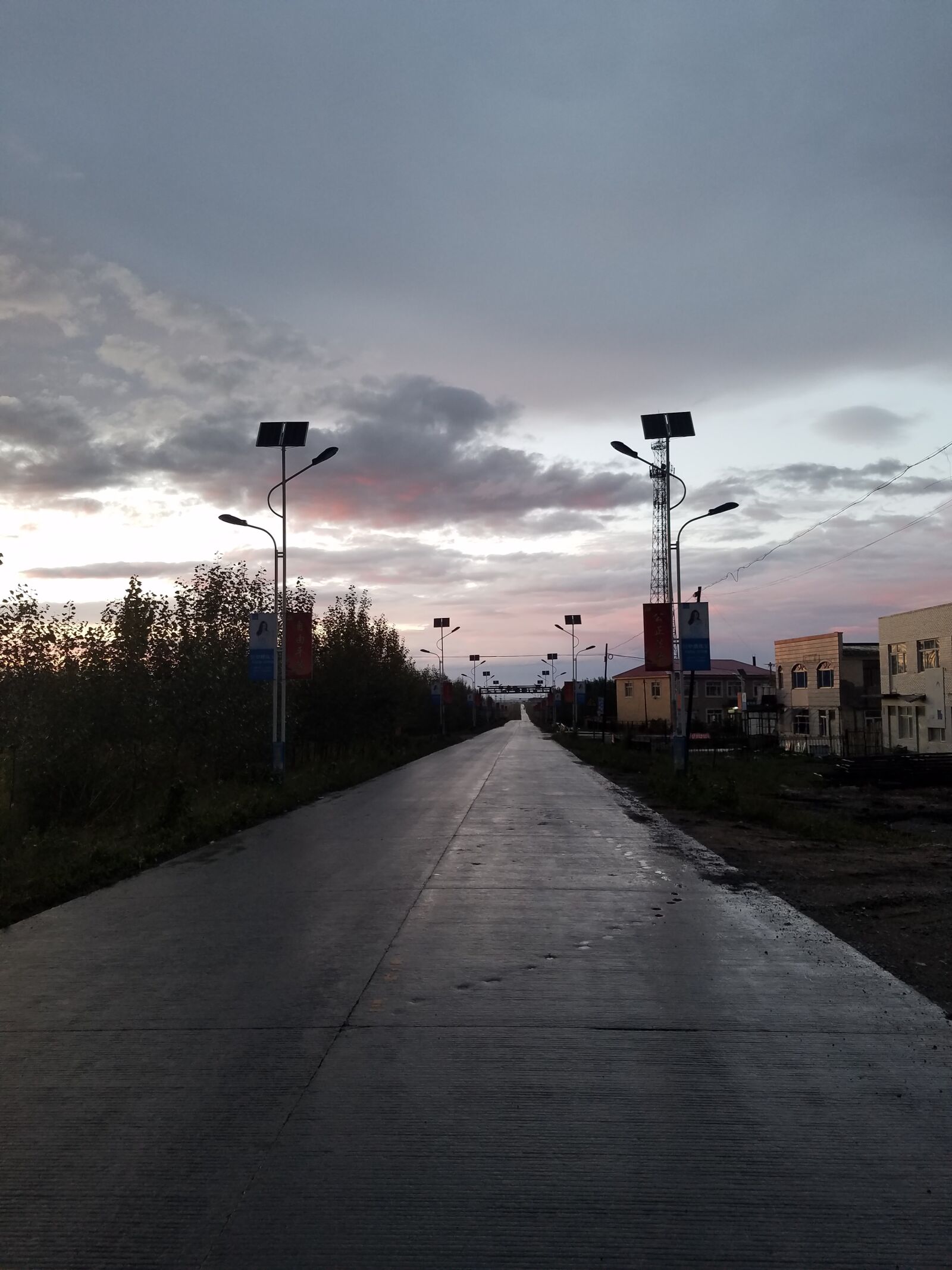 Samsung Galaxy S7 Edge sample photo. Town, weather, rains photography