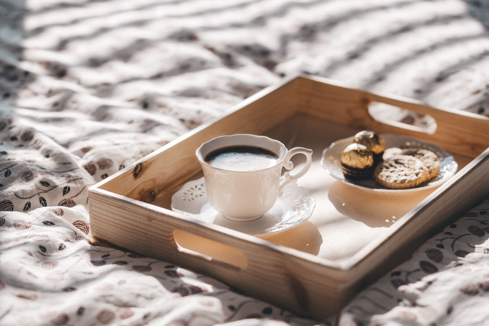 Canon EF 85mm F1.8 USM sample photo. Beverage, breakfast, caffeine, chocolate photography