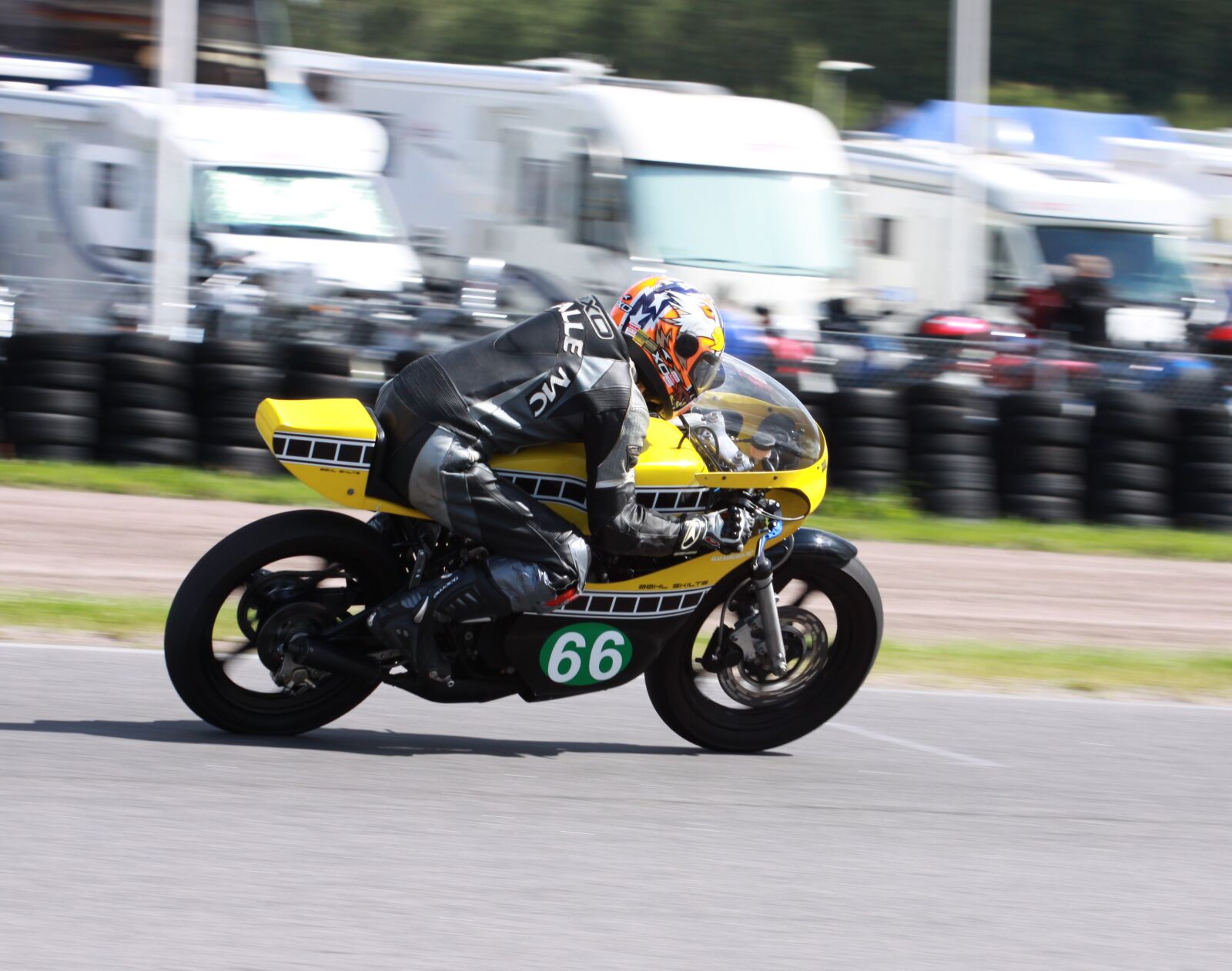 Canon EOS 50D sample photo. Motorcycle, hurry, racetrack photography