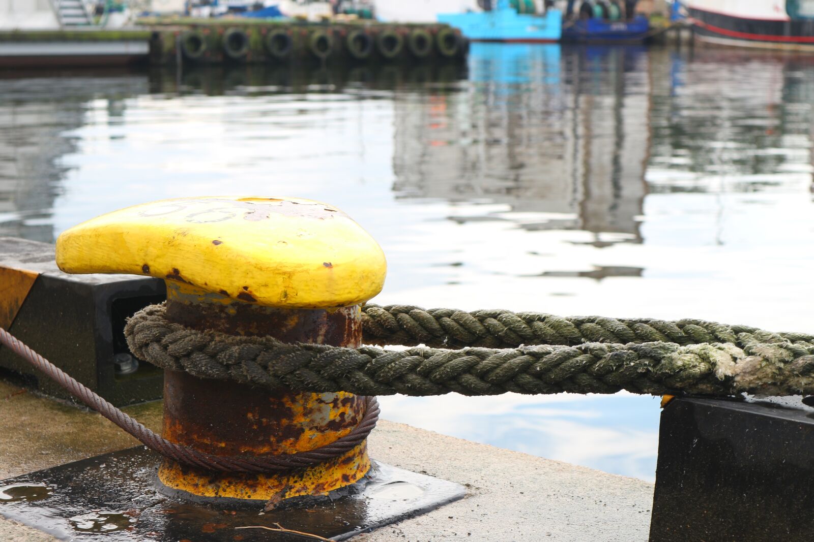 Canon EOS M10 sample photo. Hawser, ship, port photography