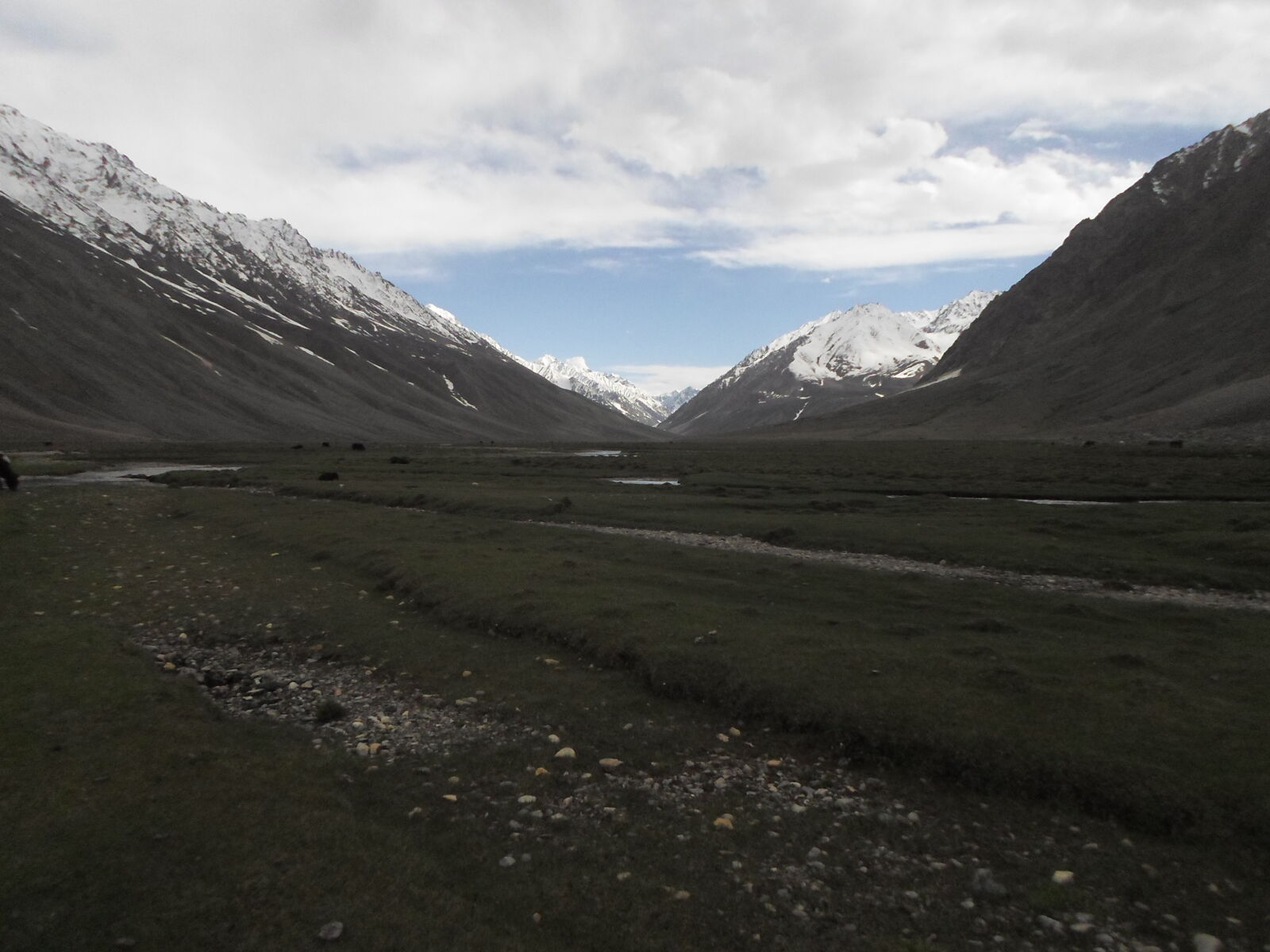 Samsung ES95 sample photo. Barsat, ghizer, gilgit, khukush photography