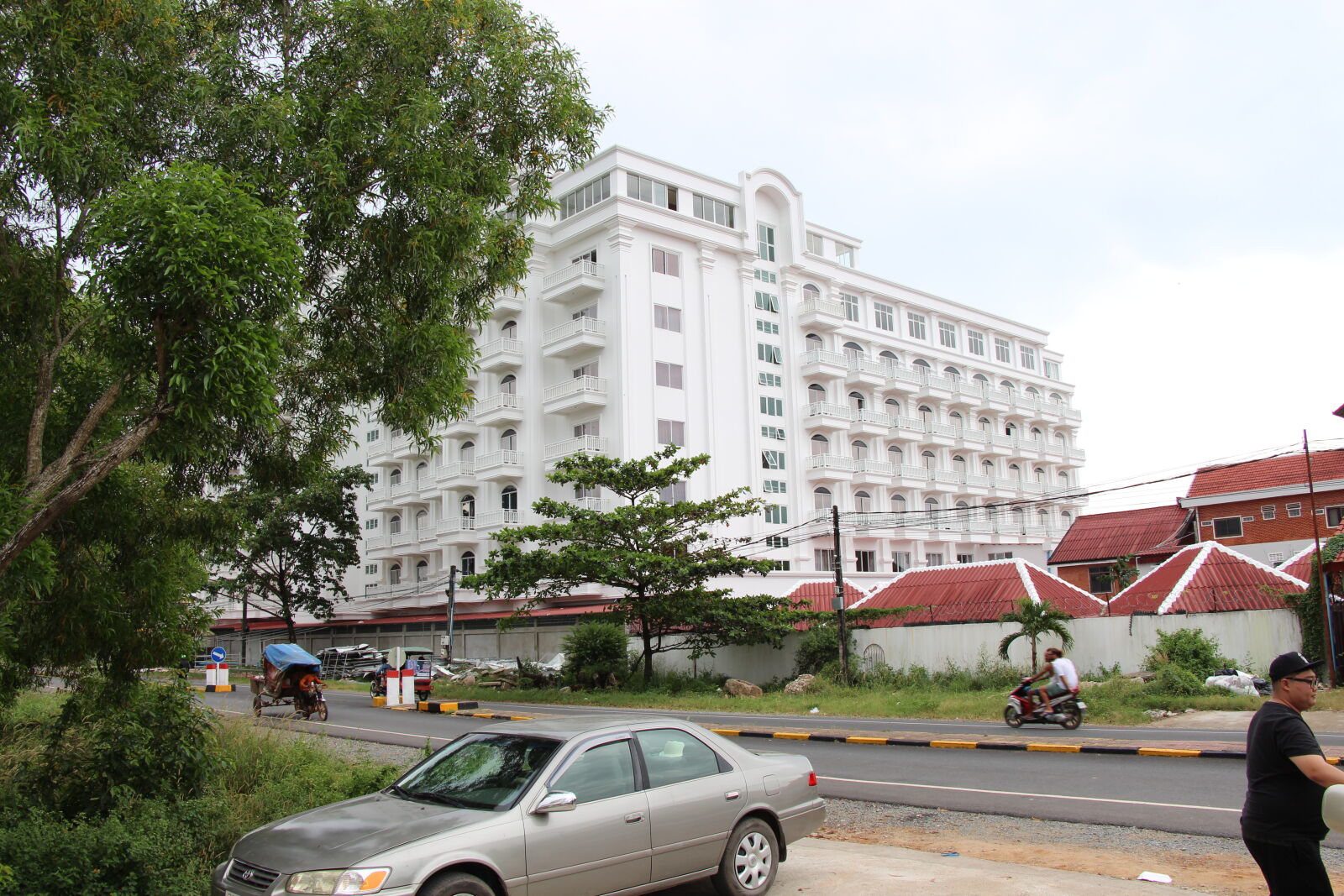 Canon EOS 700D (EOS Rebel T5i / EOS Kiss X7i) sample photo. Cambodia, hotel, khmer photography