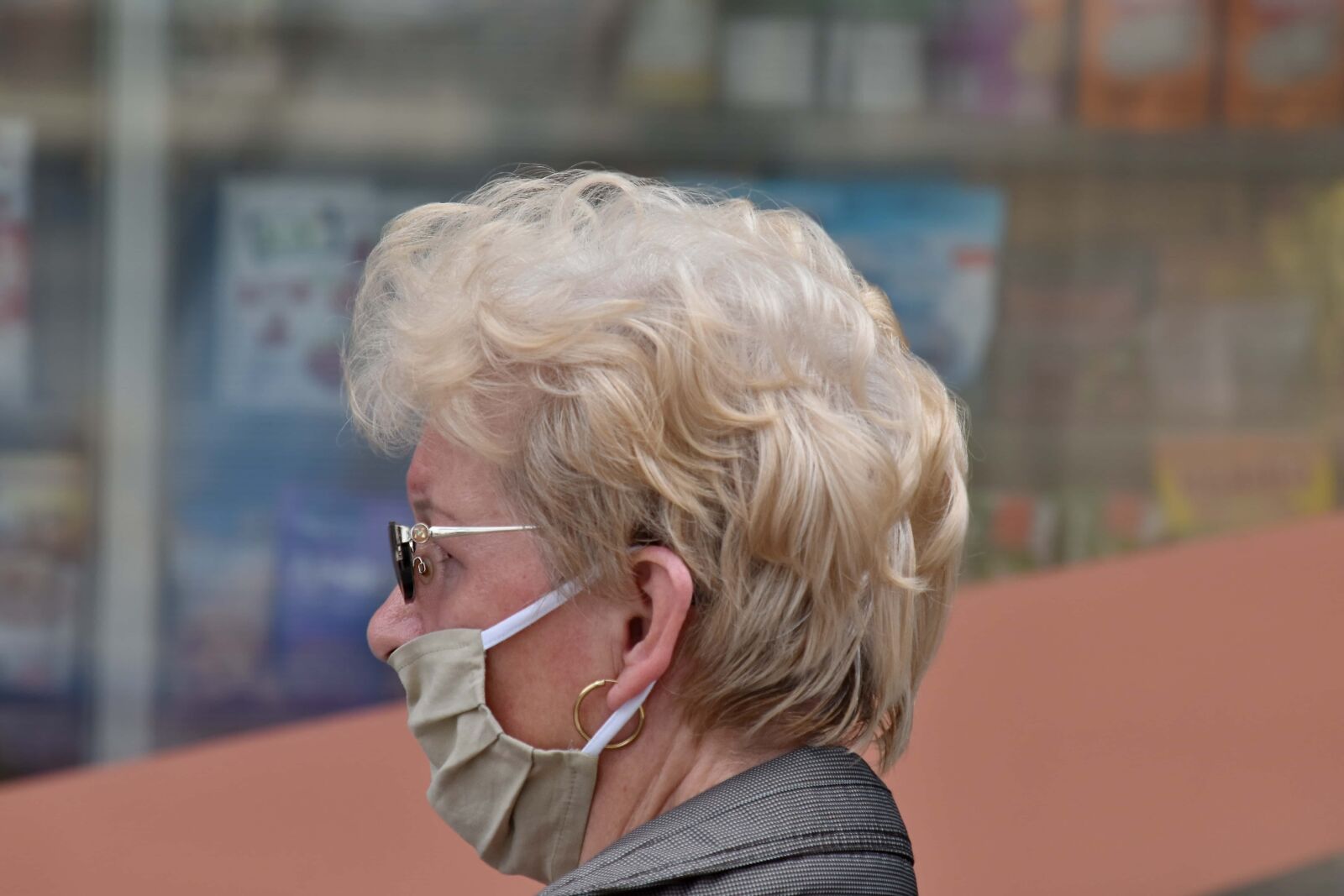 Nikon D5500 sample photo. Businesswoman, coronavirus, covid-19, face photography