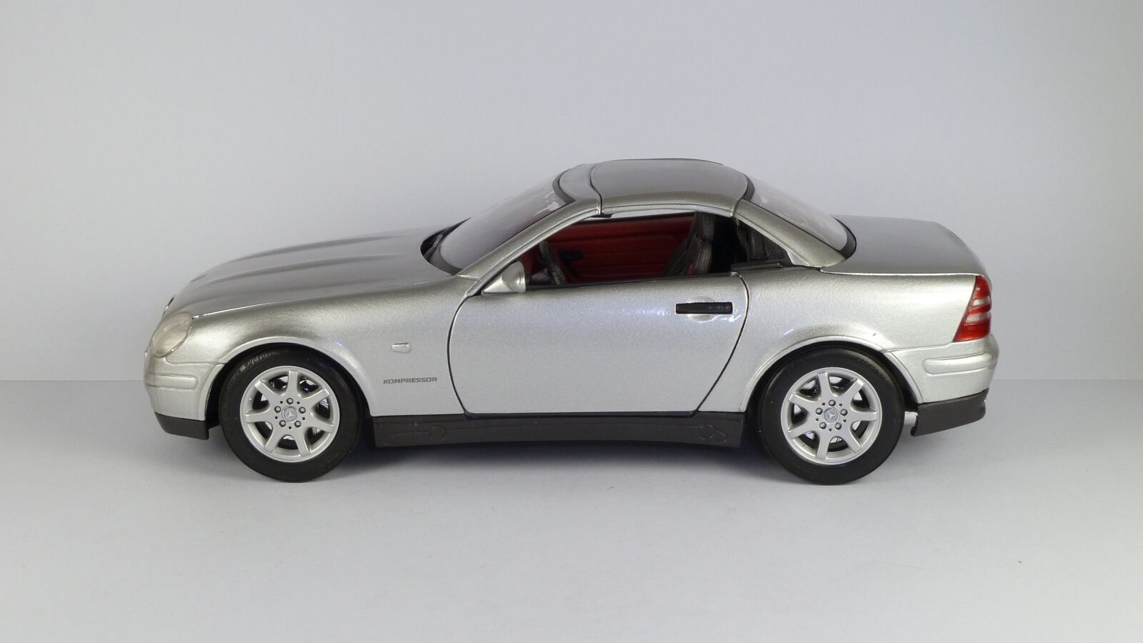 Panasonic Lumix DMC-ZS7 (Lumix DMC-TZ10) sample photo. Mercedes, slk, 230 photography