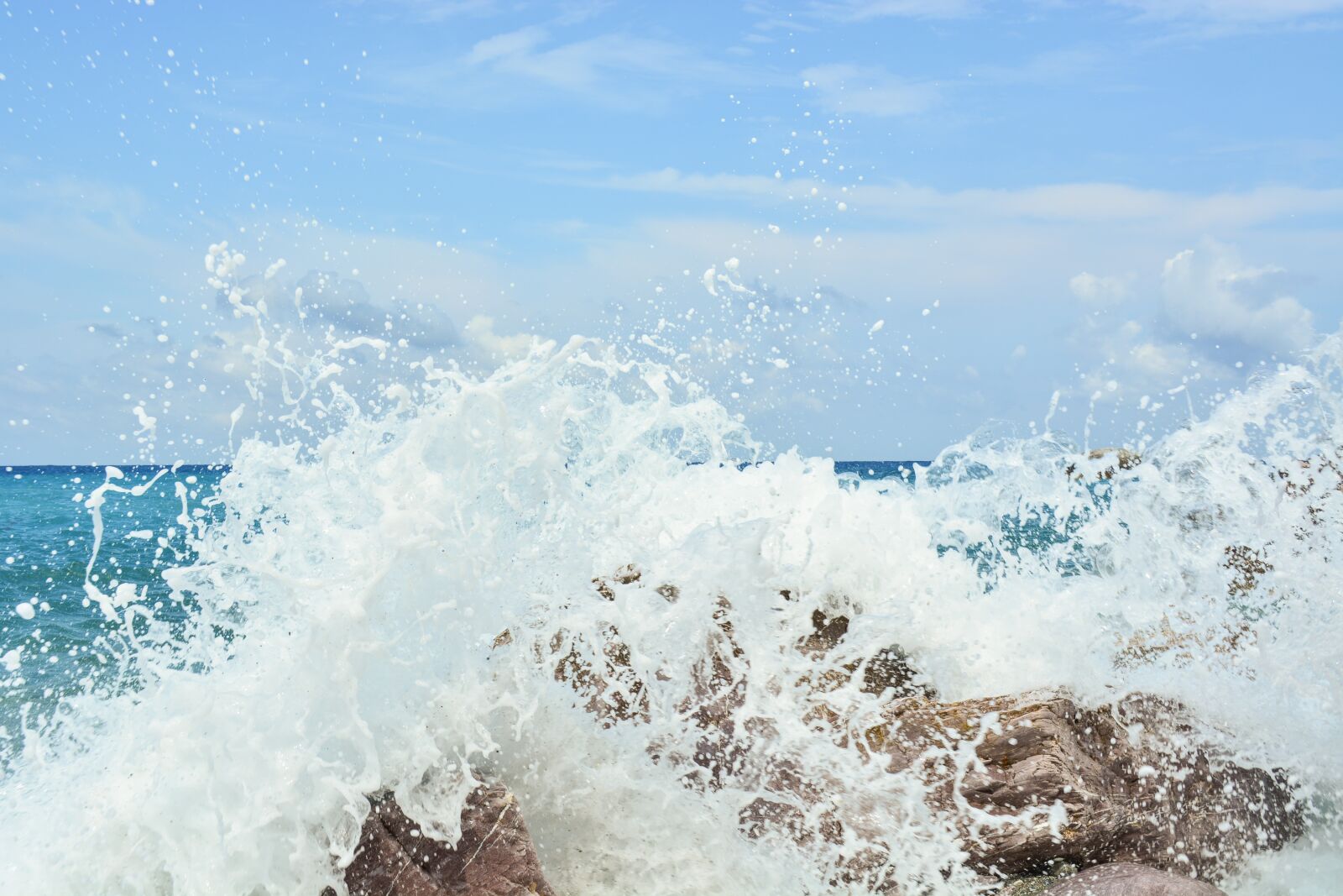 Nikon D5200 sample photo. Val, rock, beach photography