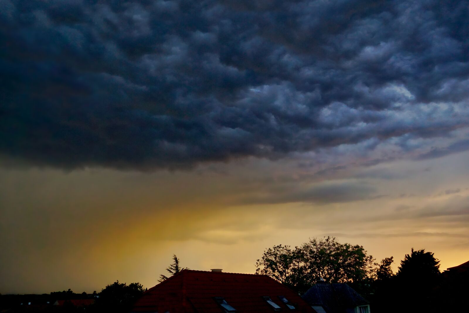 Sony a6000 sample photo. Thunderstorm, evening, clouds photography