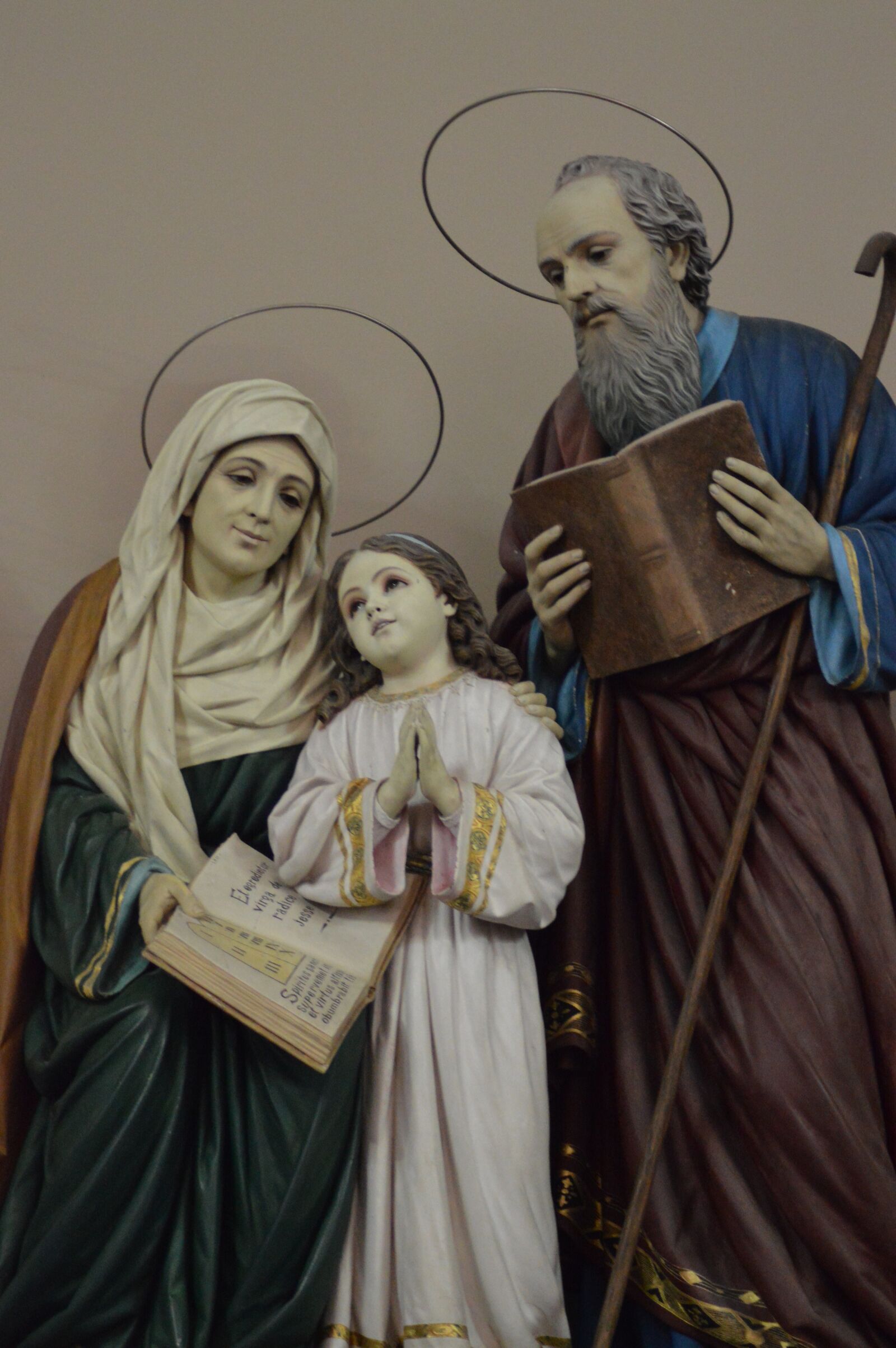 Nikon D3200 sample photo. Family, statues, saints photography