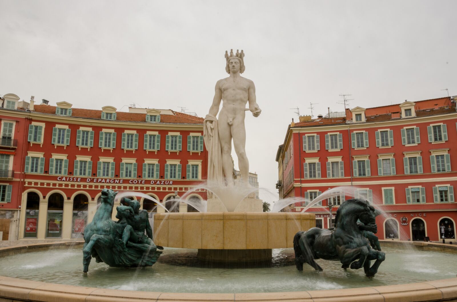 Nikon D5100 sample photo. Nice, space, metropolis photography