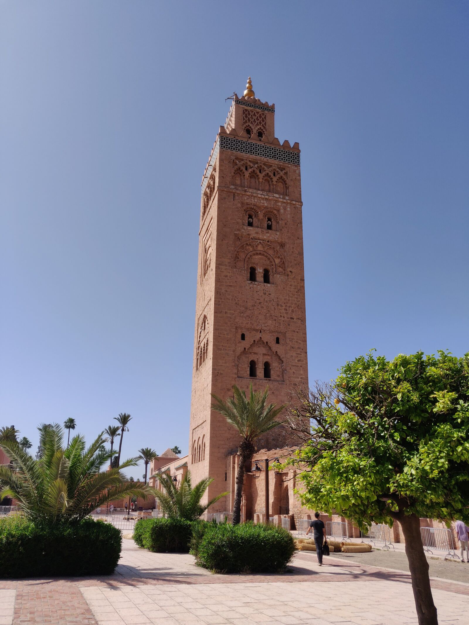 OnePlus 6T sample photo. Mosque, kutubía, marrakech photography
