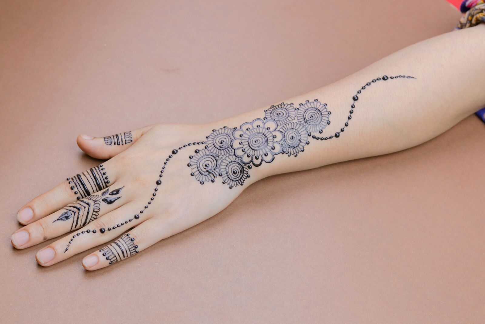 Canon EOS 80D sample photo. Henna, hands, mehendi photography
