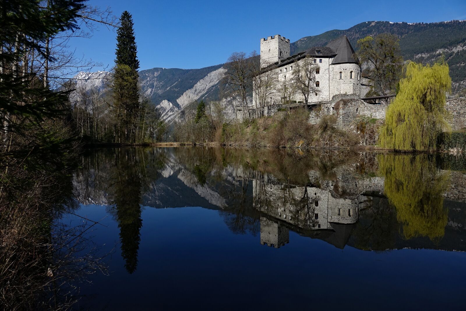 Sony Cyber-shot DSC-RX10 III sample photo. Water, mountains, landscape photography