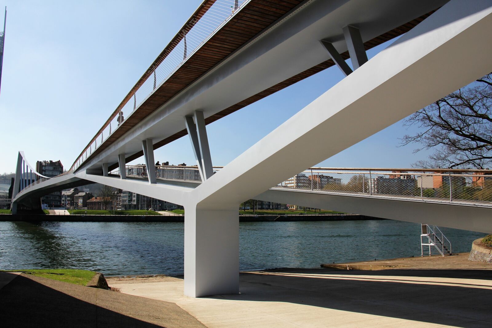 Canon EF-S 18-135mm F3.5-5.6 IS USM sample photo. Cork, bridge, beautiful liege photography