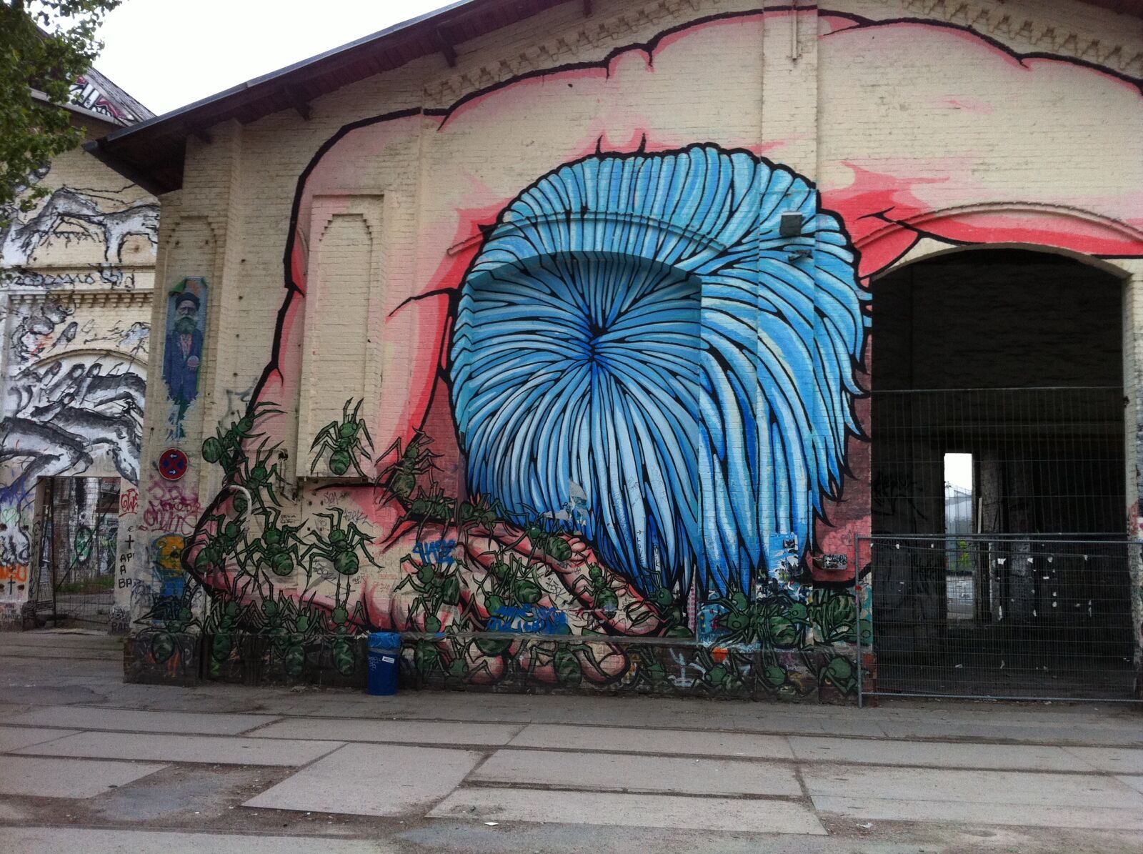Apple iPhone 4 sample photo. Street art, grafitti, painting photography