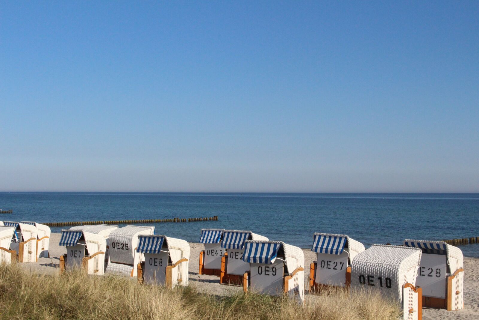 Canon EOS 700D (EOS Rebel T5i / EOS Kiss X7i) sample photo. Baltic sea, beach chair photography