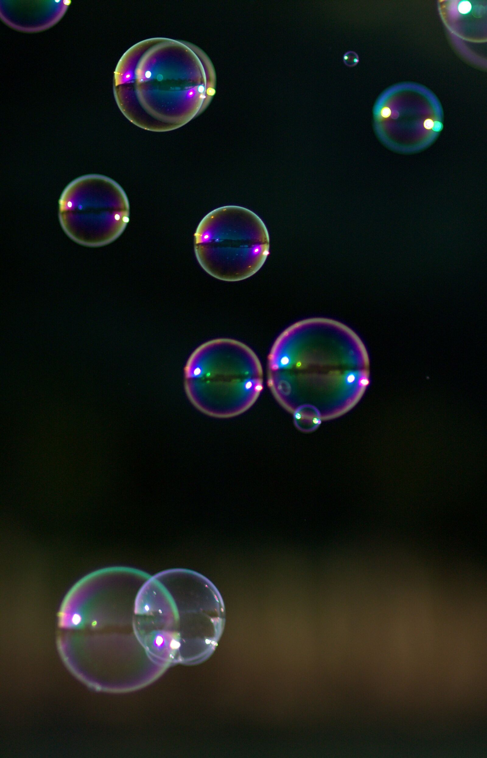 Canon EOS 700D (EOS Rebel T5i / EOS Kiss X7i) + Canon EF 85mm F1.8 USM sample photo. Bubbles, soap, coloring photography