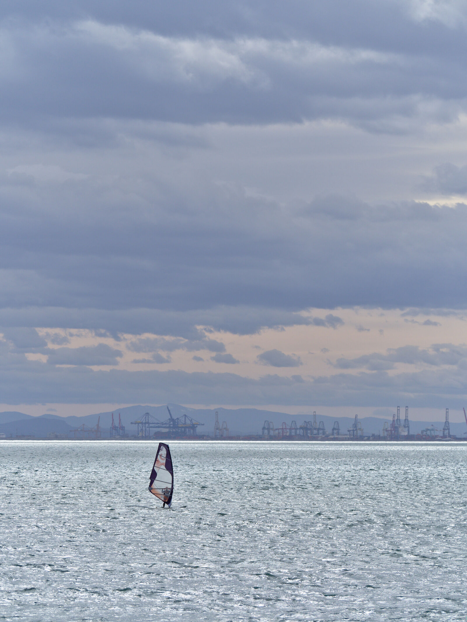 Olympus OM-D E-M10 sample photo. Monotone, sea, surf, windsurf photography
