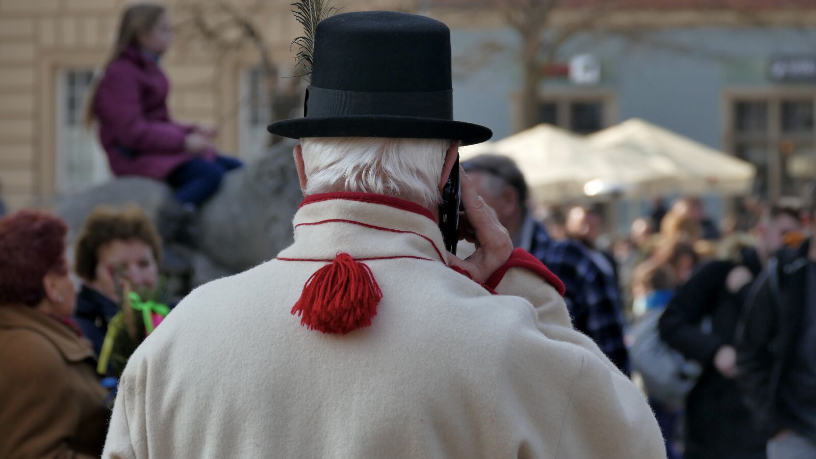 Panasonic Lumix DMC-FZ1000 sample photo. Easter, kraków, hat photography