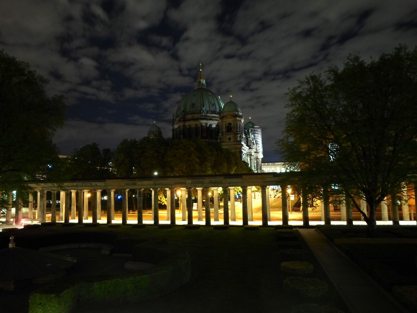 Samsung ST66 / ST68 sample photo. Berlin, germany, church photography