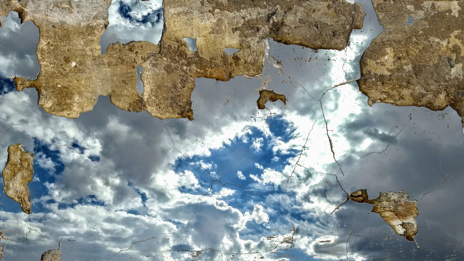 Motorola Moto G (5) Plus sample photo. Sky, wall, clouds photography