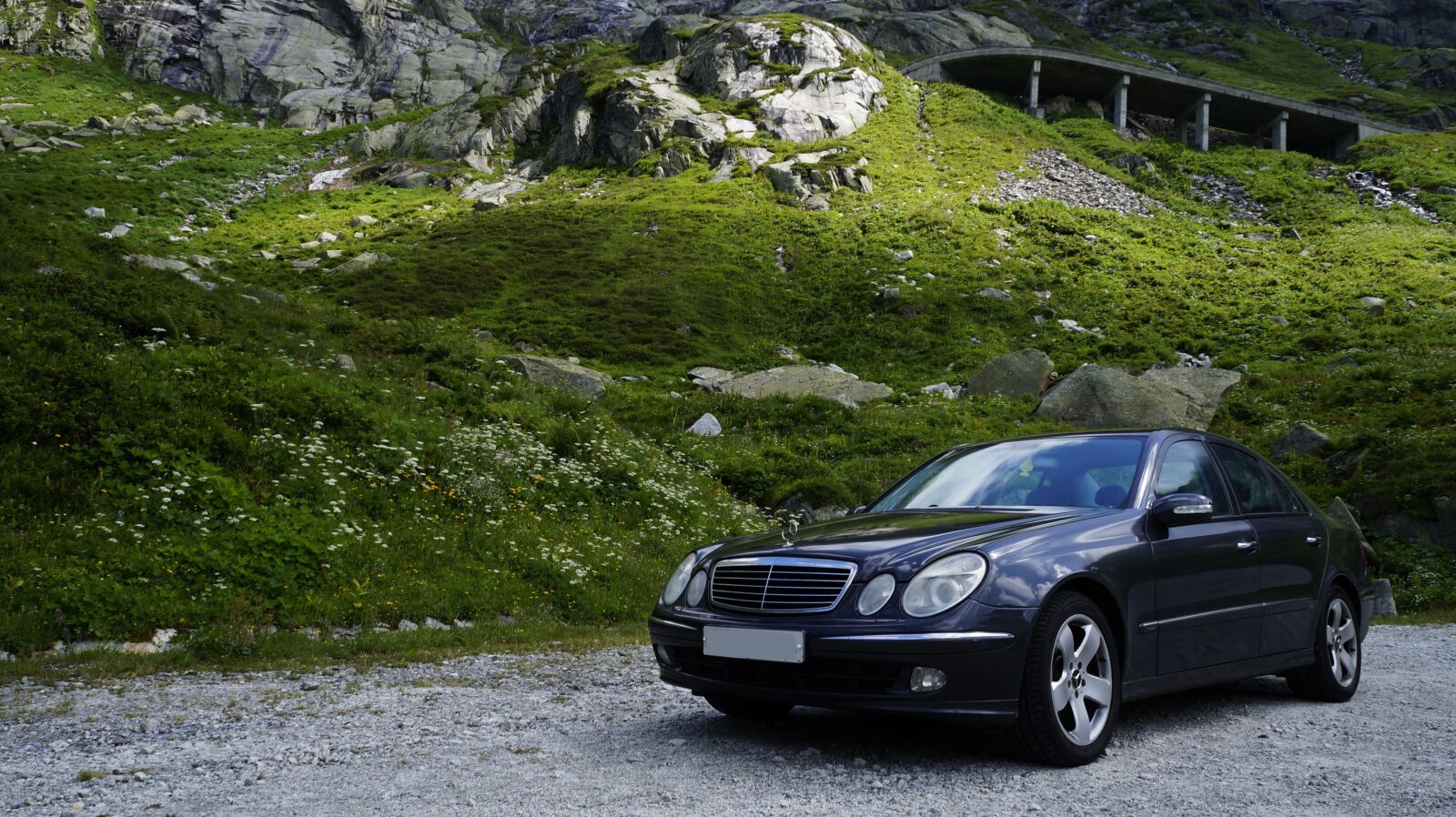 Sony Alpha a3000 sample photo. Car, mercedes, mountains photography