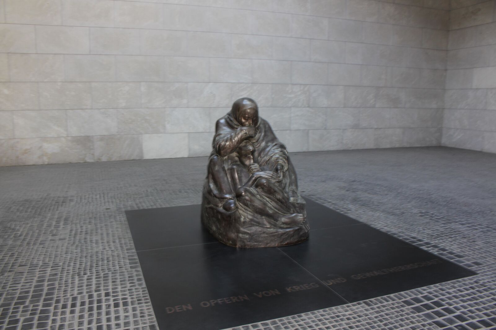 Canon EOS 700D (EOS Rebel T5i / EOS Kiss X7i) sample photo. Monument, berlin, statue photography