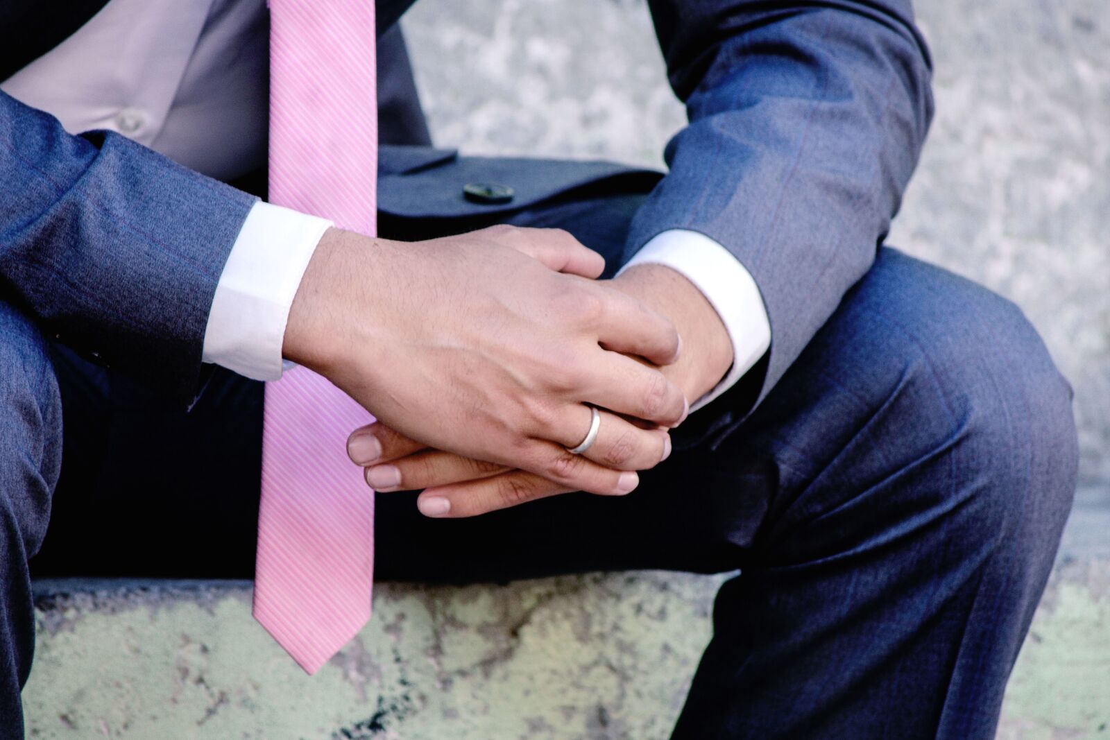 Canon EOS 760D (EOS Rebel T6s / EOS 8000D) sample photo. Man, ring, suit, tie photography