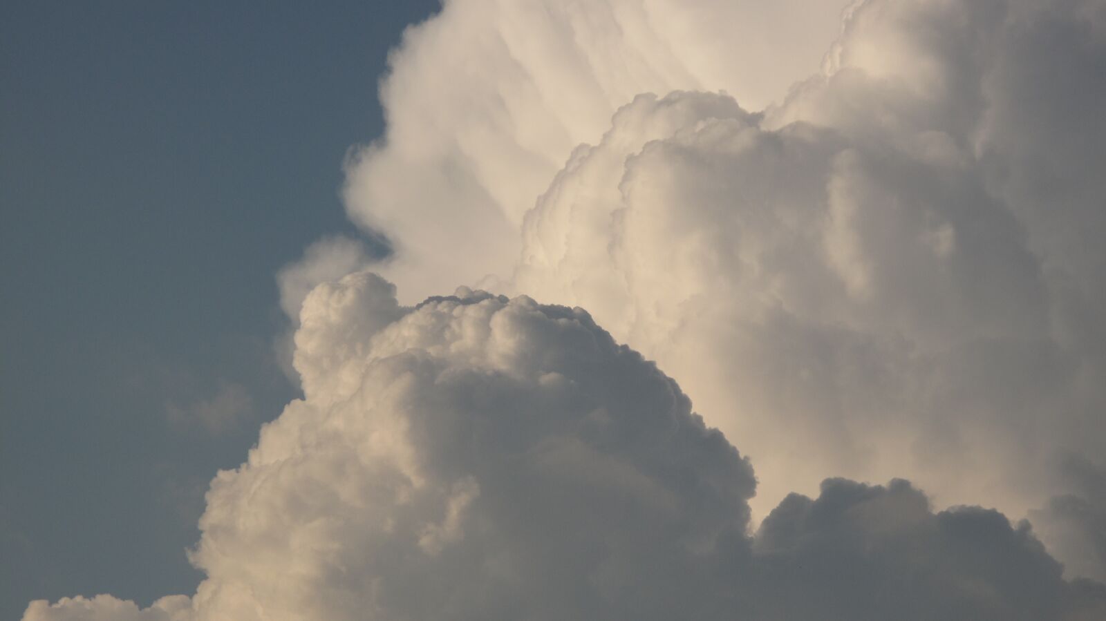 Canon PowerShot G10 sample photo. Clouds, sky, cumulus photography