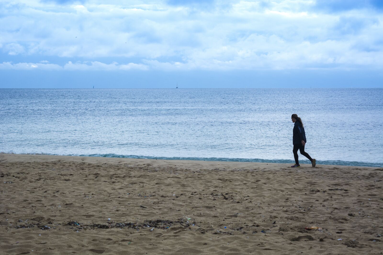 Nikon D5200 sample photo. Beach, loneliness, walk photography