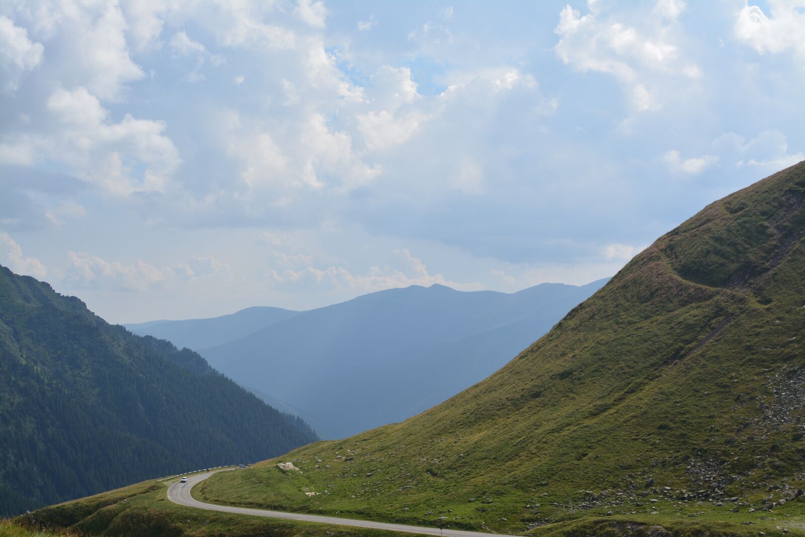 Nikon D5200 sample photo. Mountain, cloud, transfagarasanul photography