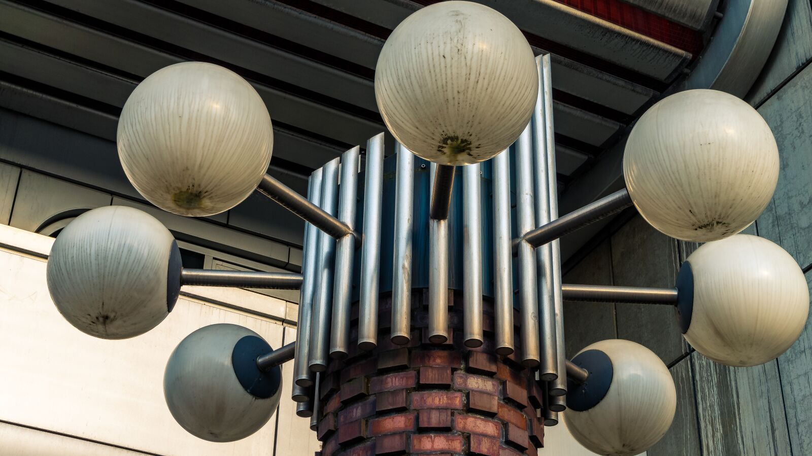 Sony Alpha a5000 (ILCE 5000) sample photo. Lamps, shining, outdoor photography