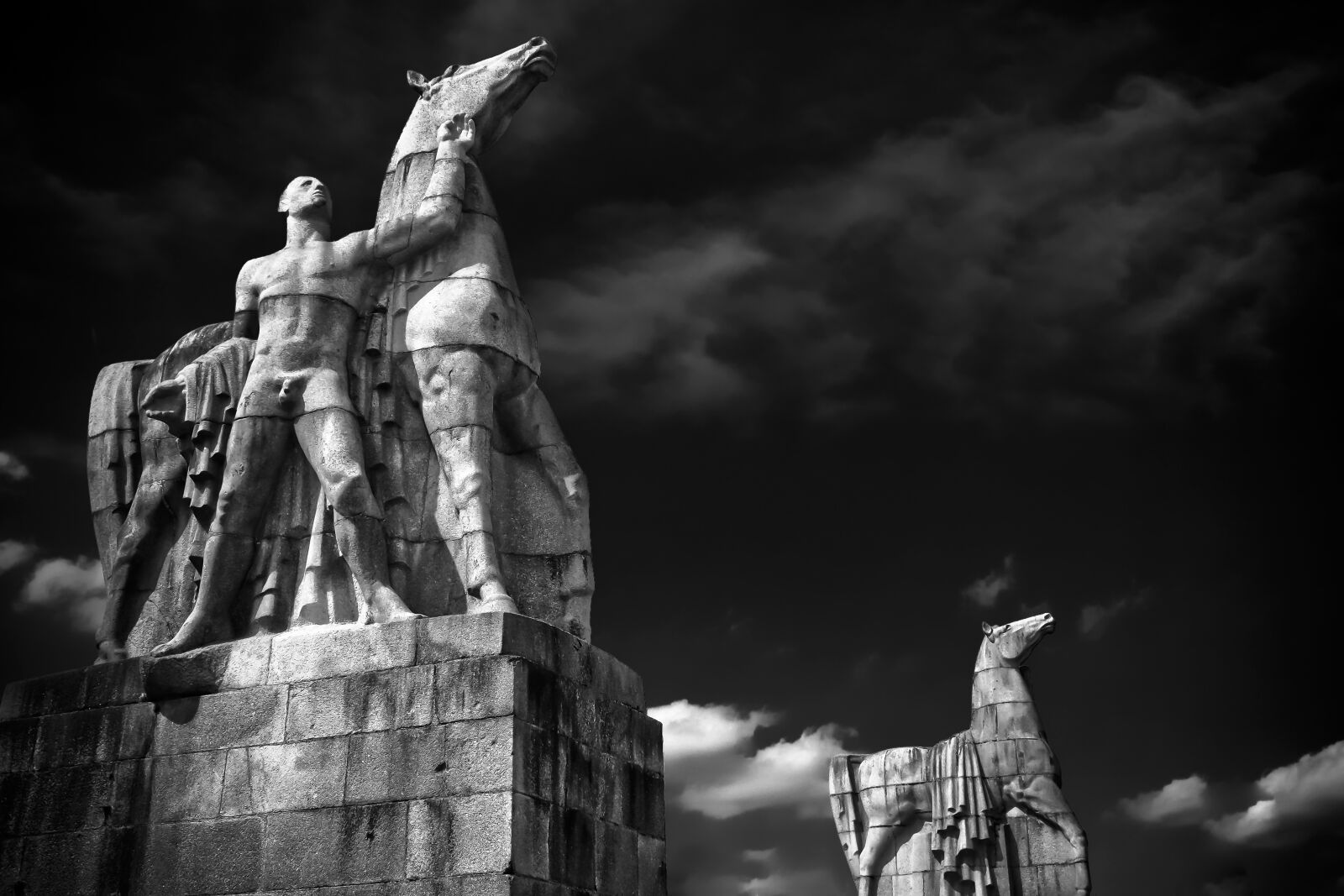 Olympus OM-D E-M10 sample photo. Statue, stone, sculpture photography